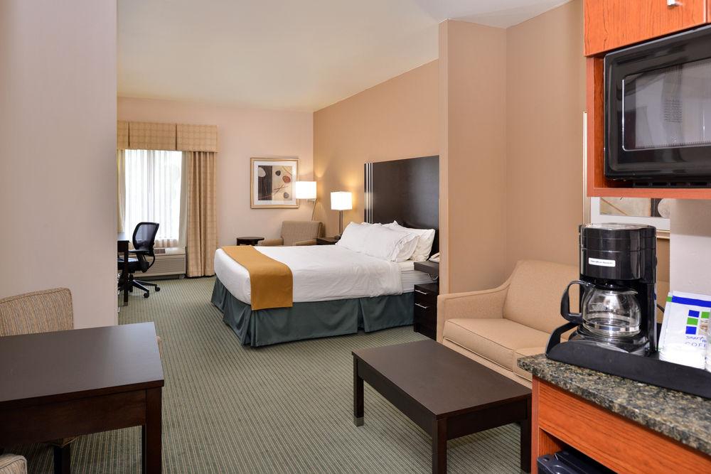 Holiday Inn Express Hotel & Suites Milwaukee-New Berlin By Ihg Bagian luar foto
