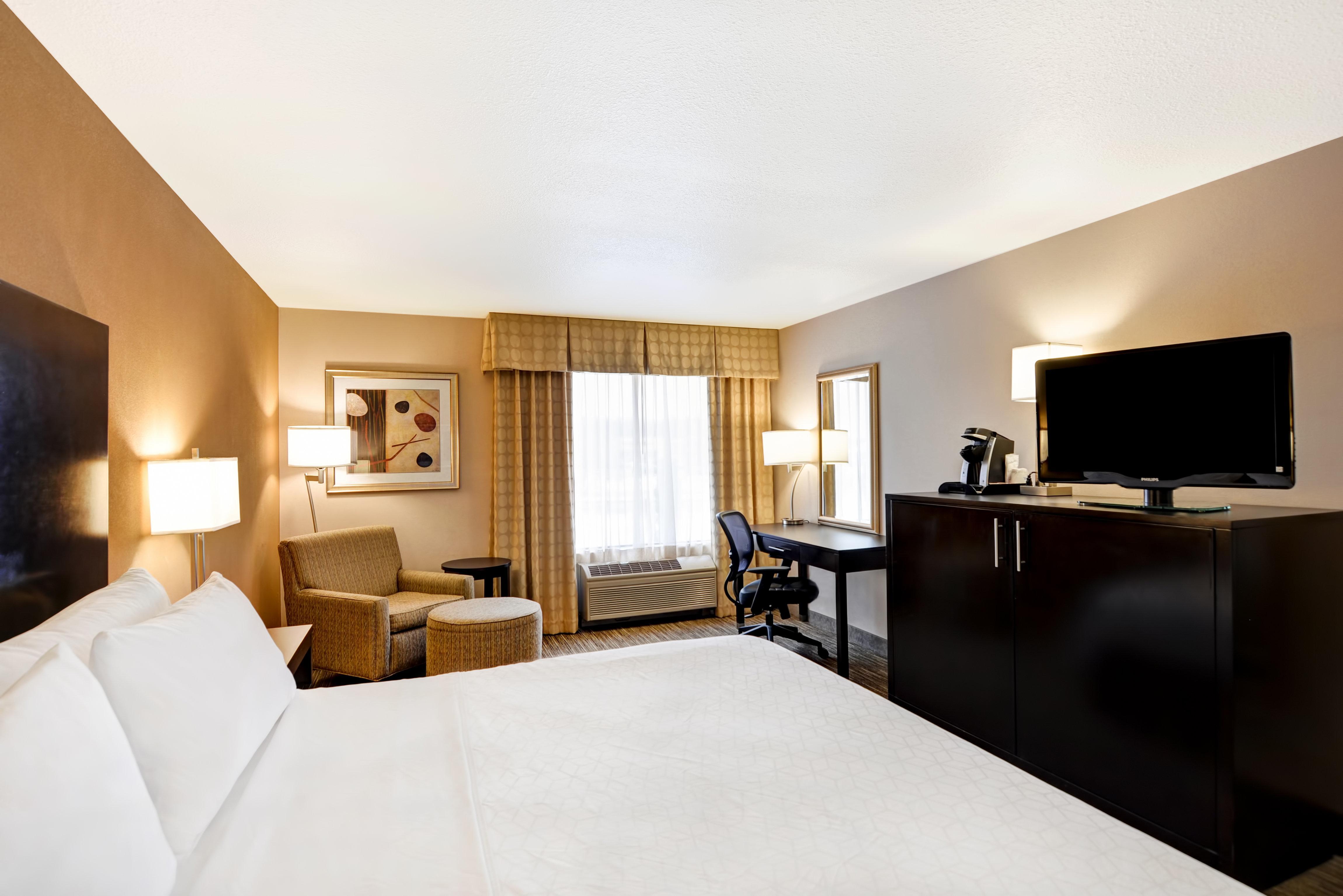 Holiday Inn Express Hotel & Suites Milwaukee-New Berlin By Ihg Bagian luar foto