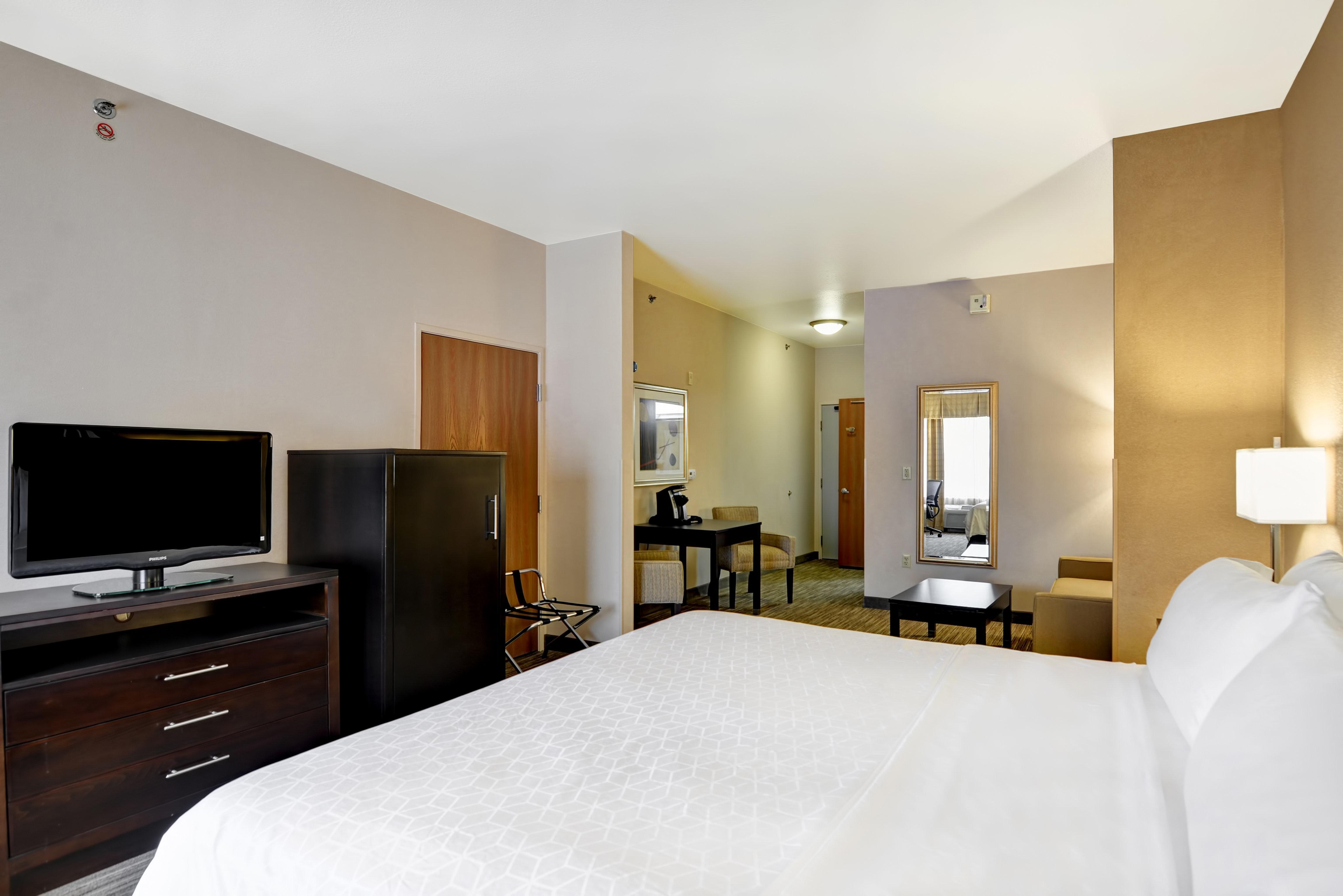 Holiday Inn Express Hotel & Suites Milwaukee-New Berlin By Ihg Bagian luar foto