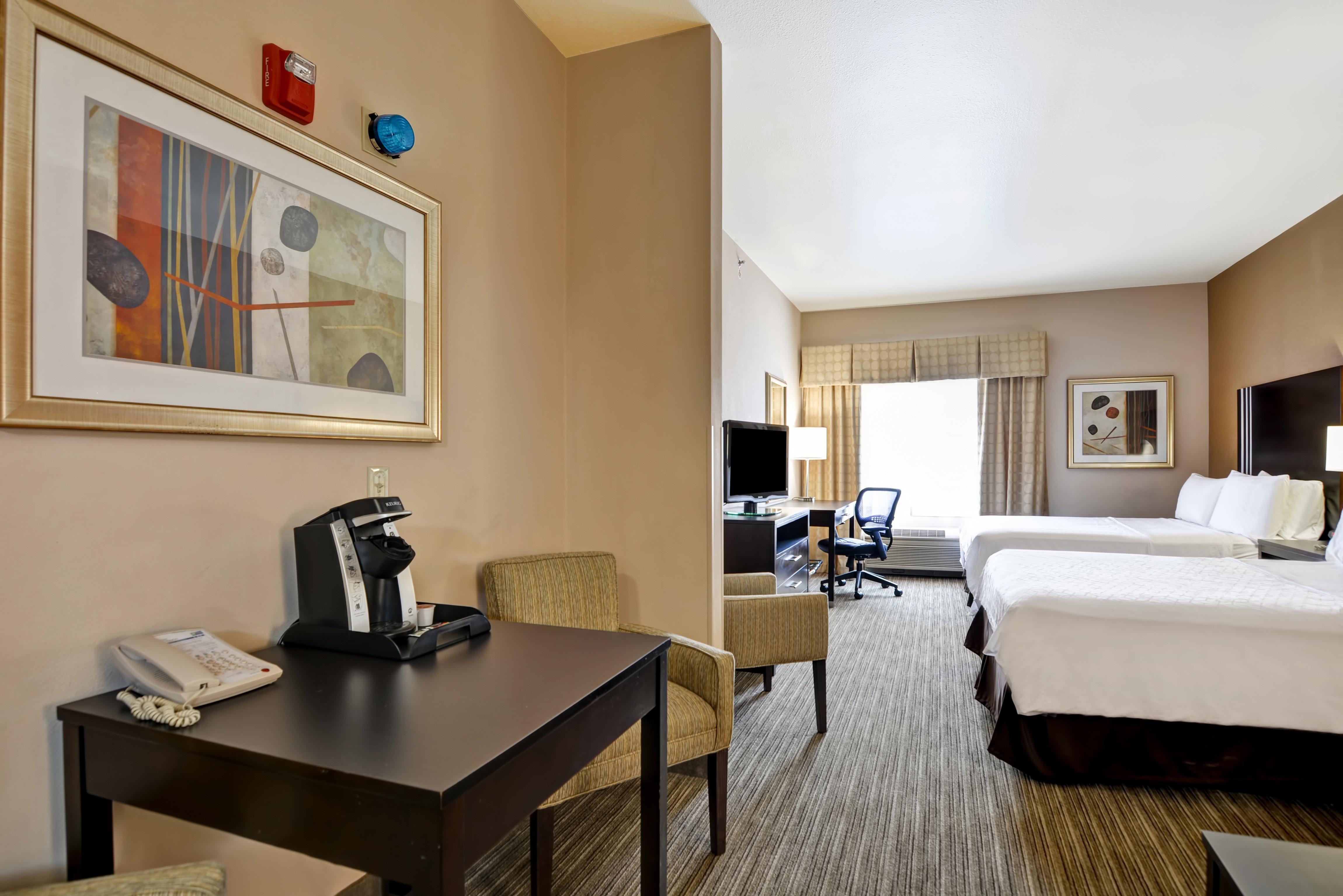 Holiday Inn Express Hotel & Suites Milwaukee-New Berlin By Ihg Bagian luar foto