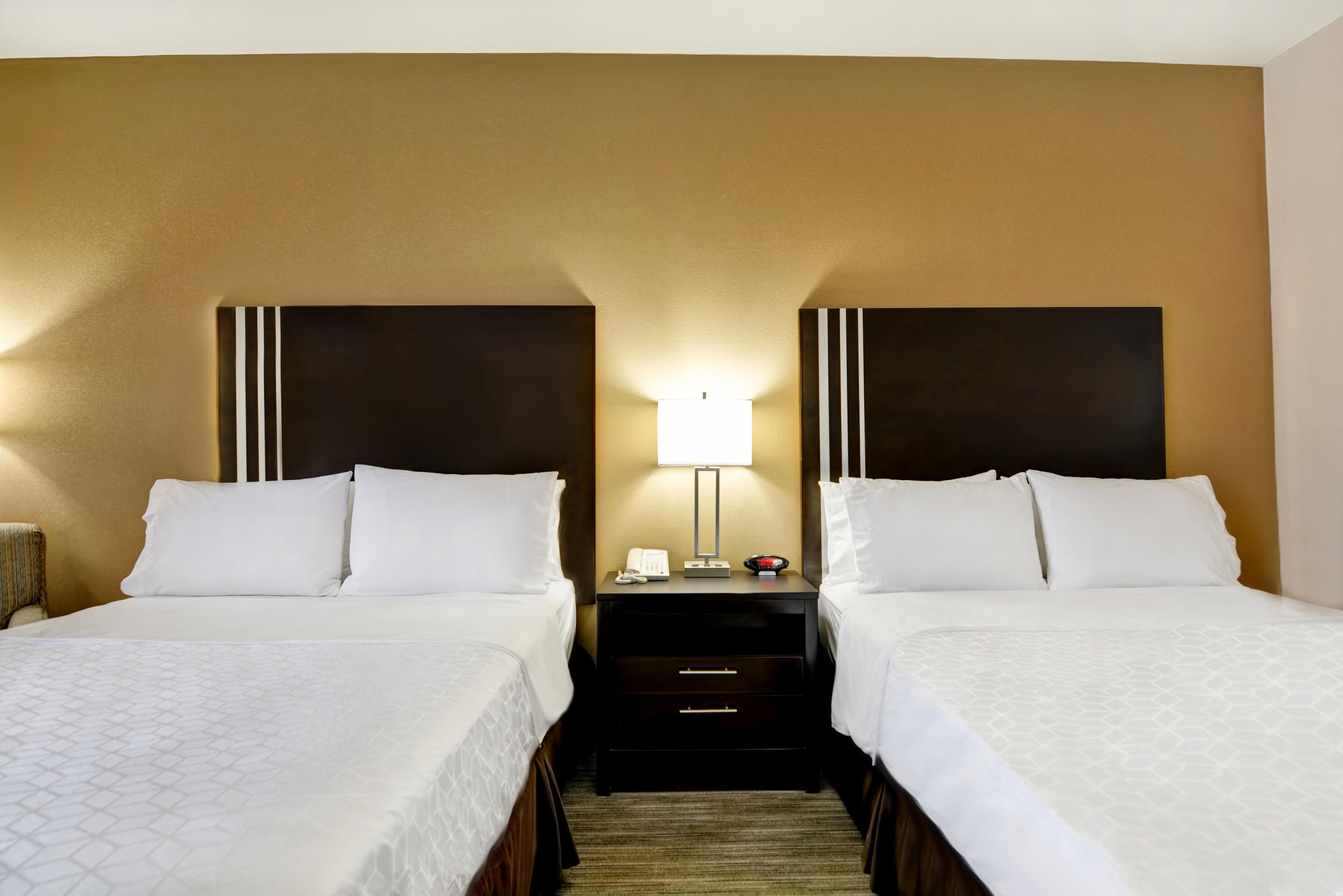 Holiday Inn Express Hotel & Suites Milwaukee-New Berlin By Ihg Bagian luar foto