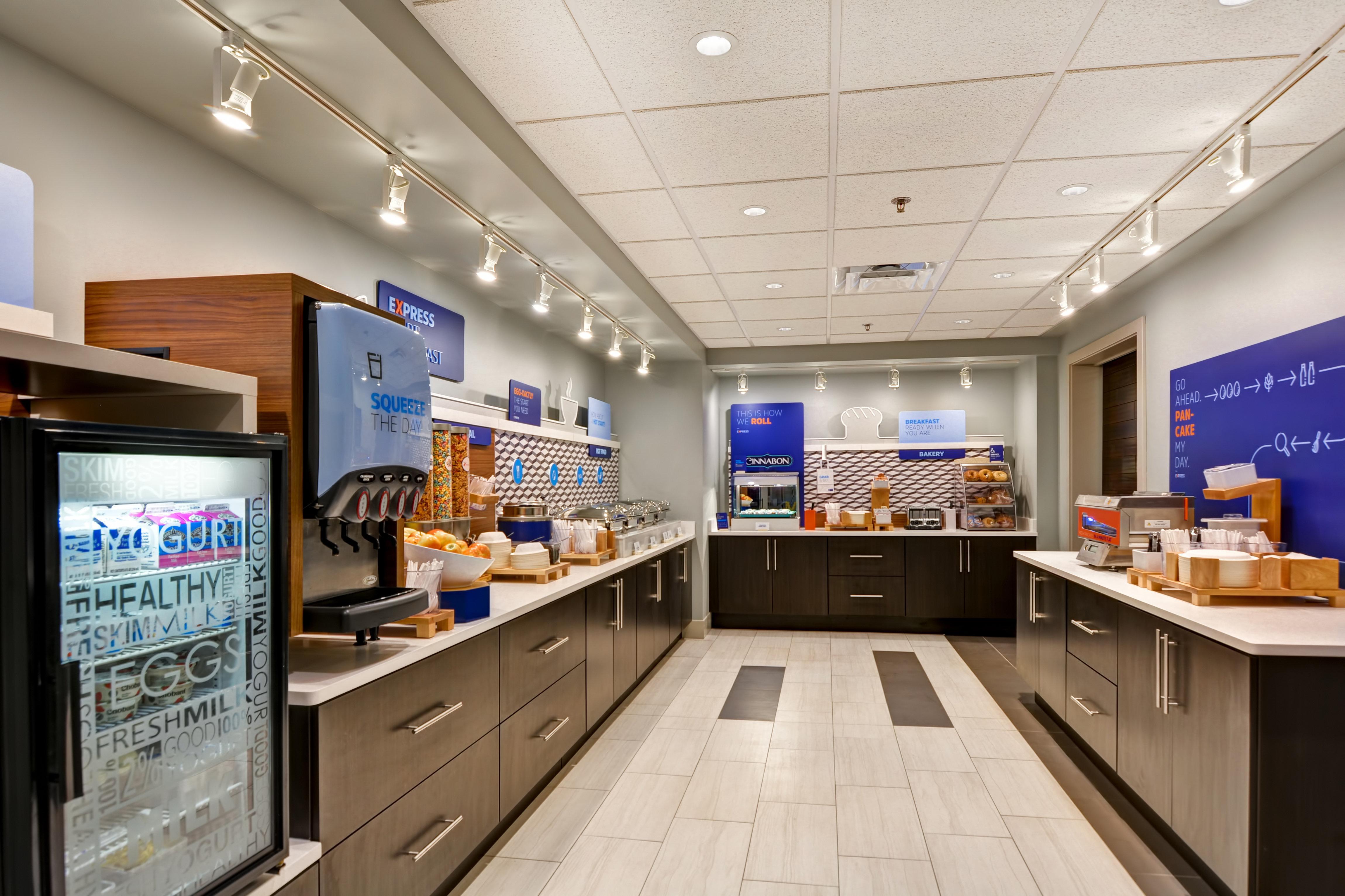 Holiday Inn Express Hotel & Suites Milwaukee-New Berlin By Ihg Bagian luar foto
