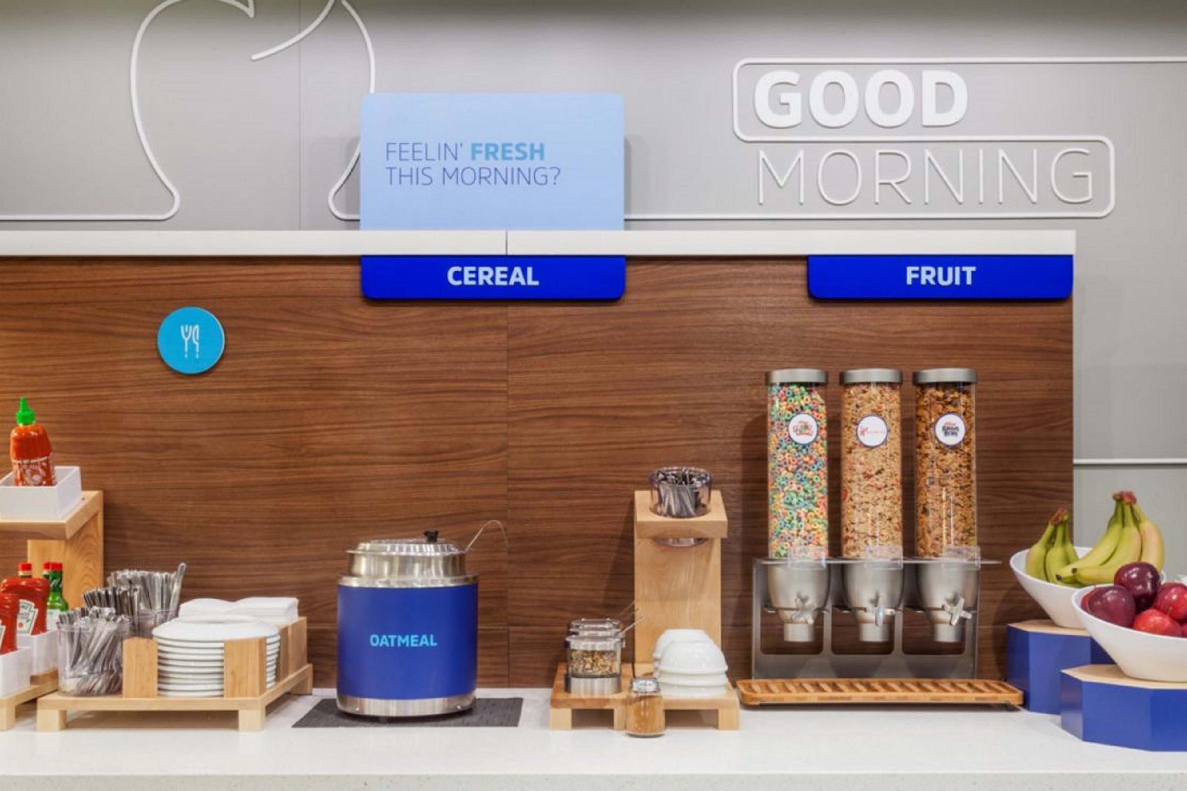 Holiday Inn Express Hotel & Suites Milwaukee-New Berlin By Ihg Bagian luar foto
