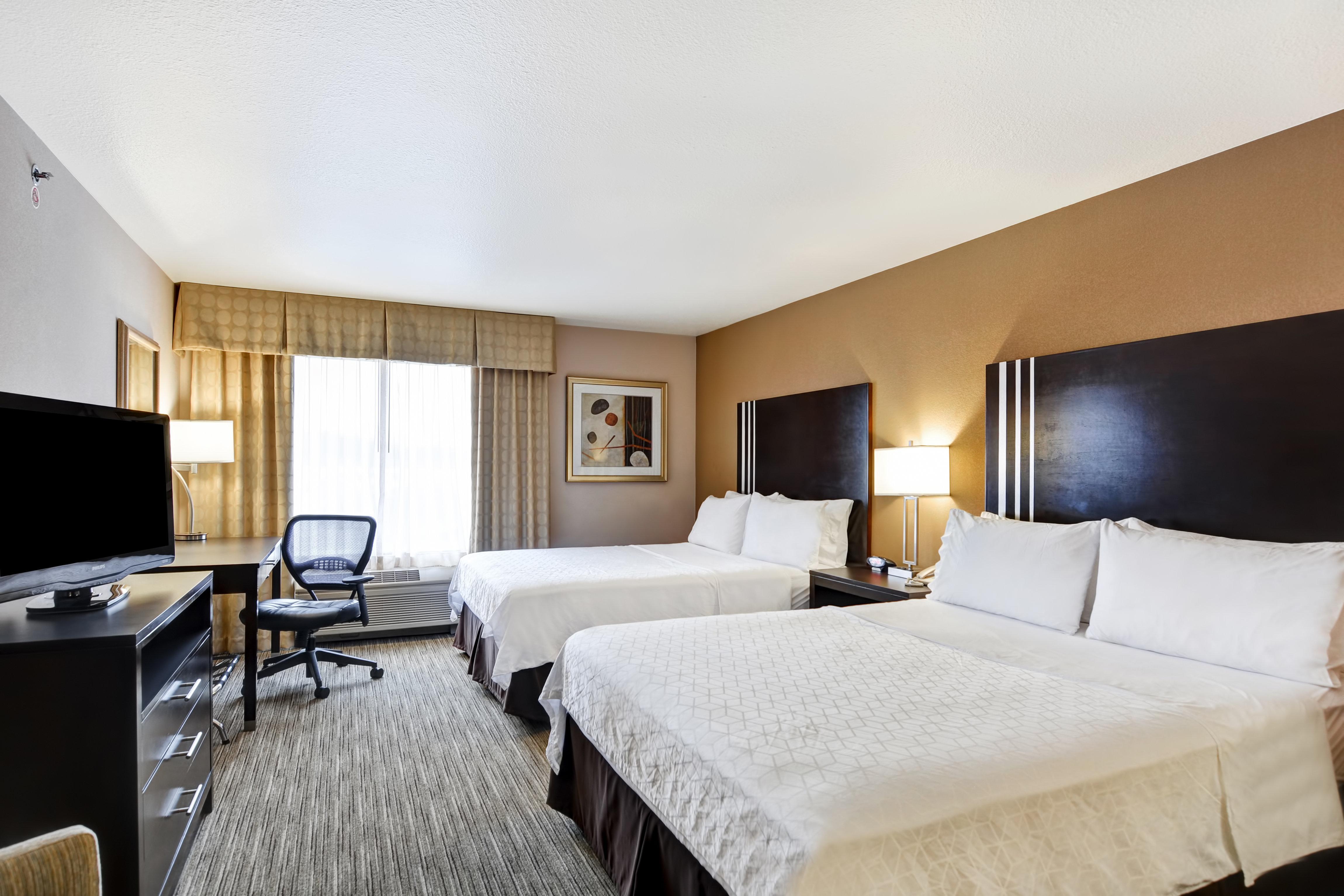 Holiday Inn Express Hotel & Suites Milwaukee-New Berlin By Ihg Bagian luar foto
