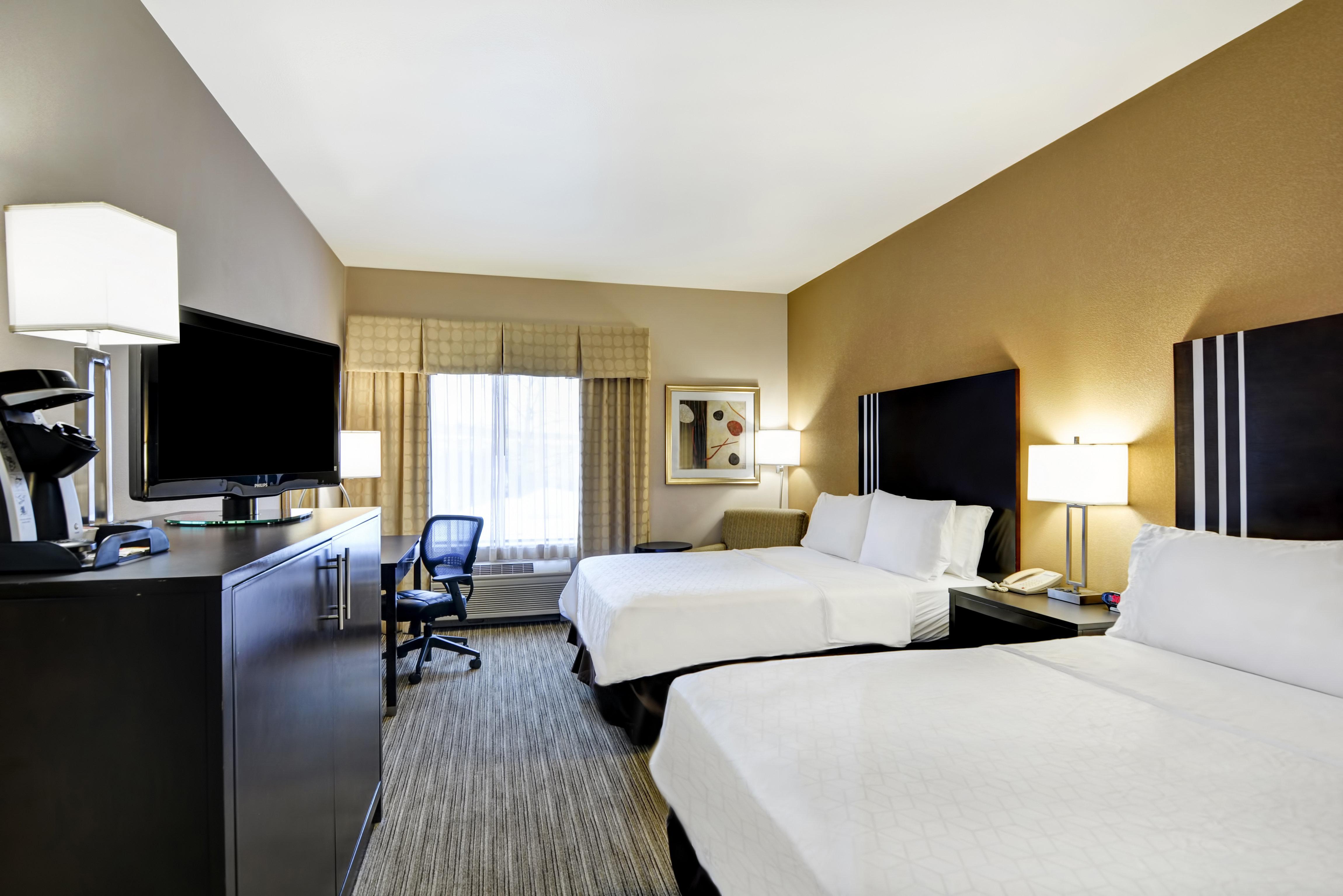Holiday Inn Express Hotel & Suites Milwaukee-New Berlin By Ihg Bagian luar foto
