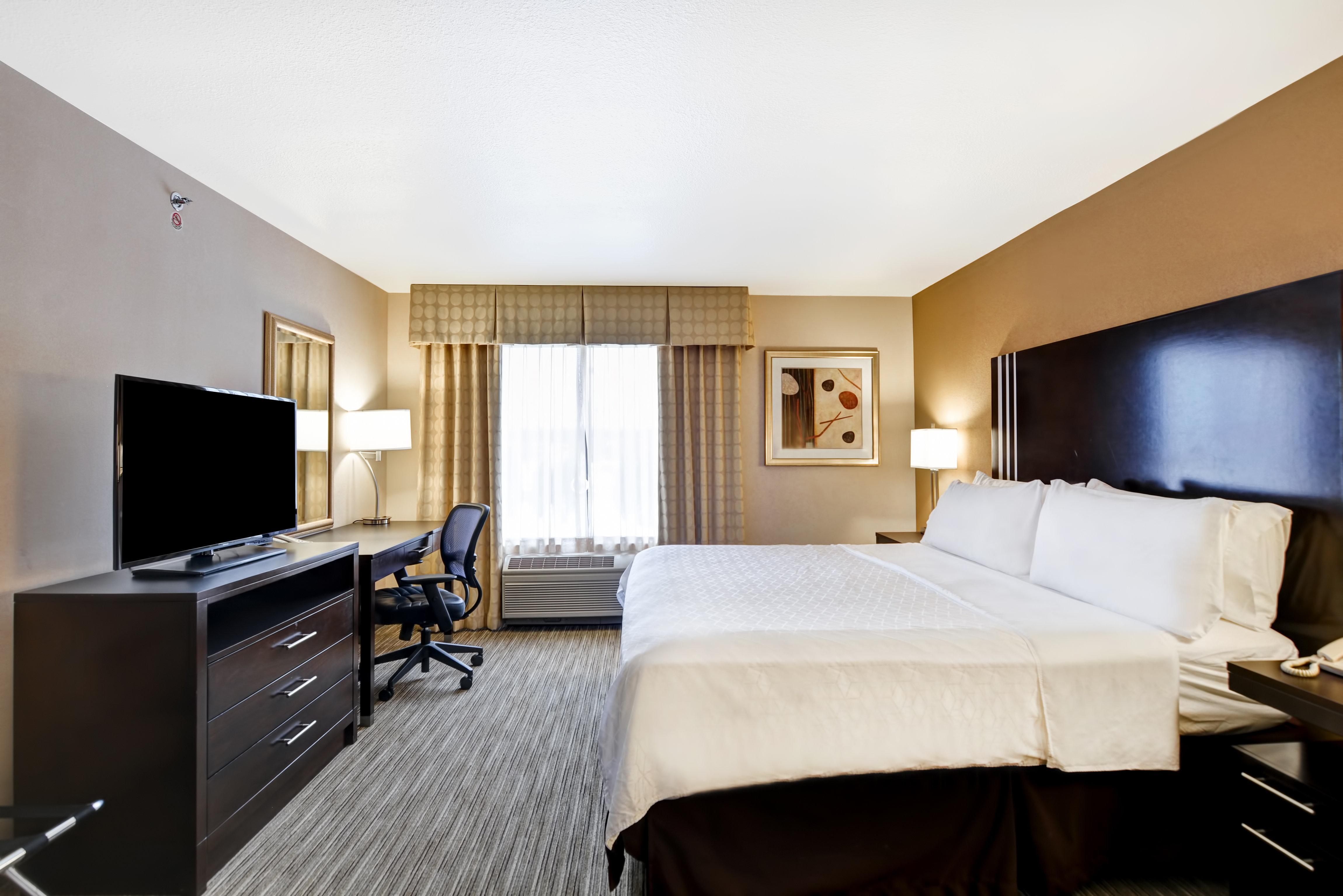 Holiday Inn Express Hotel & Suites Milwaukee-New Berlin By Ihg Bagian luar foto