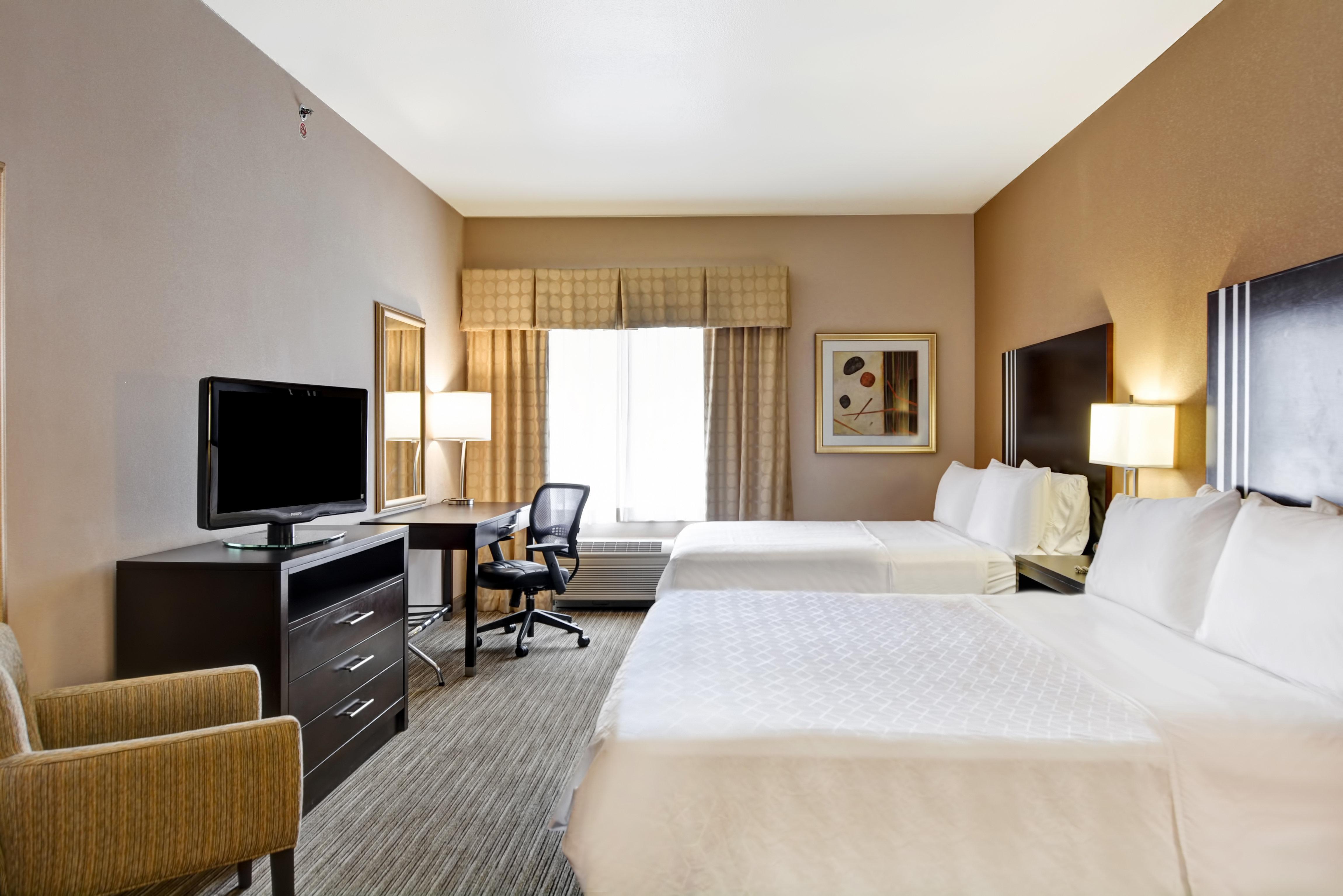 Holiday Inn Express Hotel & Suites Milwaukee-New Berlin By Ihg Bagian luar foto