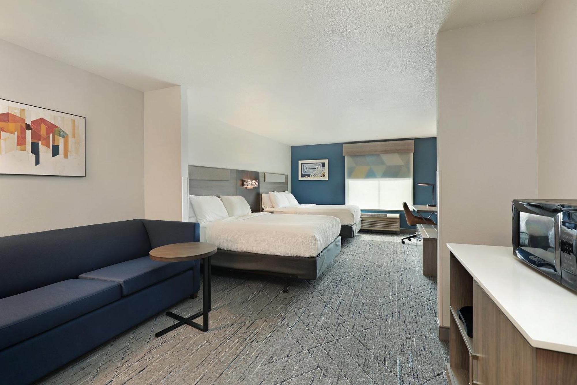 Holiday Inn Express Hotel & Suites Milwaukee-New Berlin By Ihg Bagian luar foto