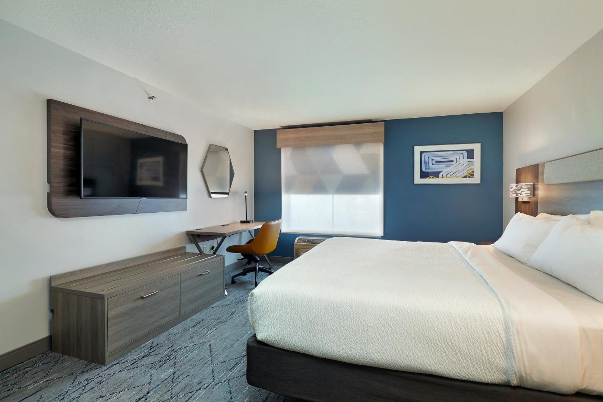 Holiday Inn Express Hotel & Suites Milwaukee-New Berlin By Ihg Bagian luar foto