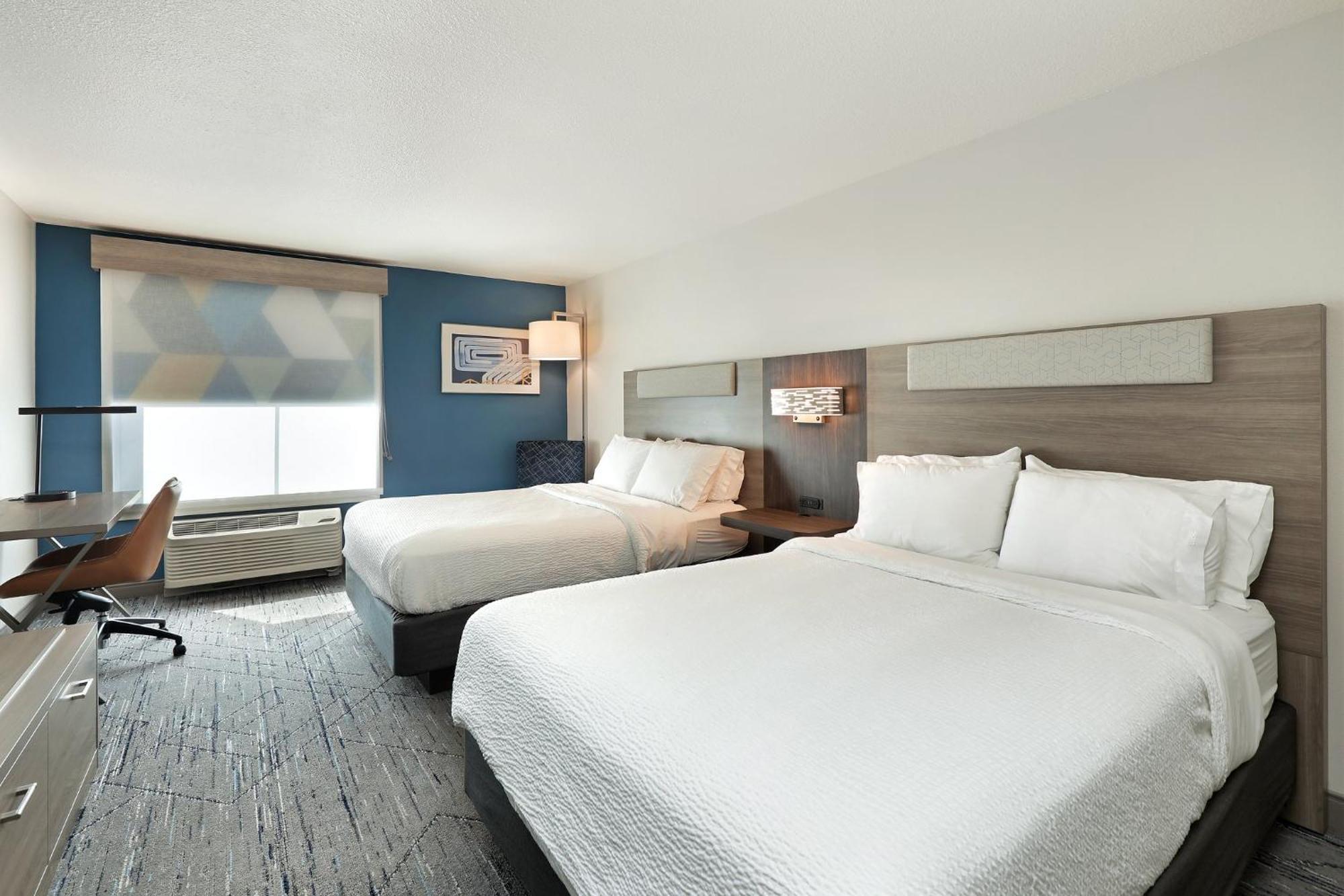Holiday Inn Express Hotel & Suites Milwaukee-New Berlin By Ihg Bagian luar foto