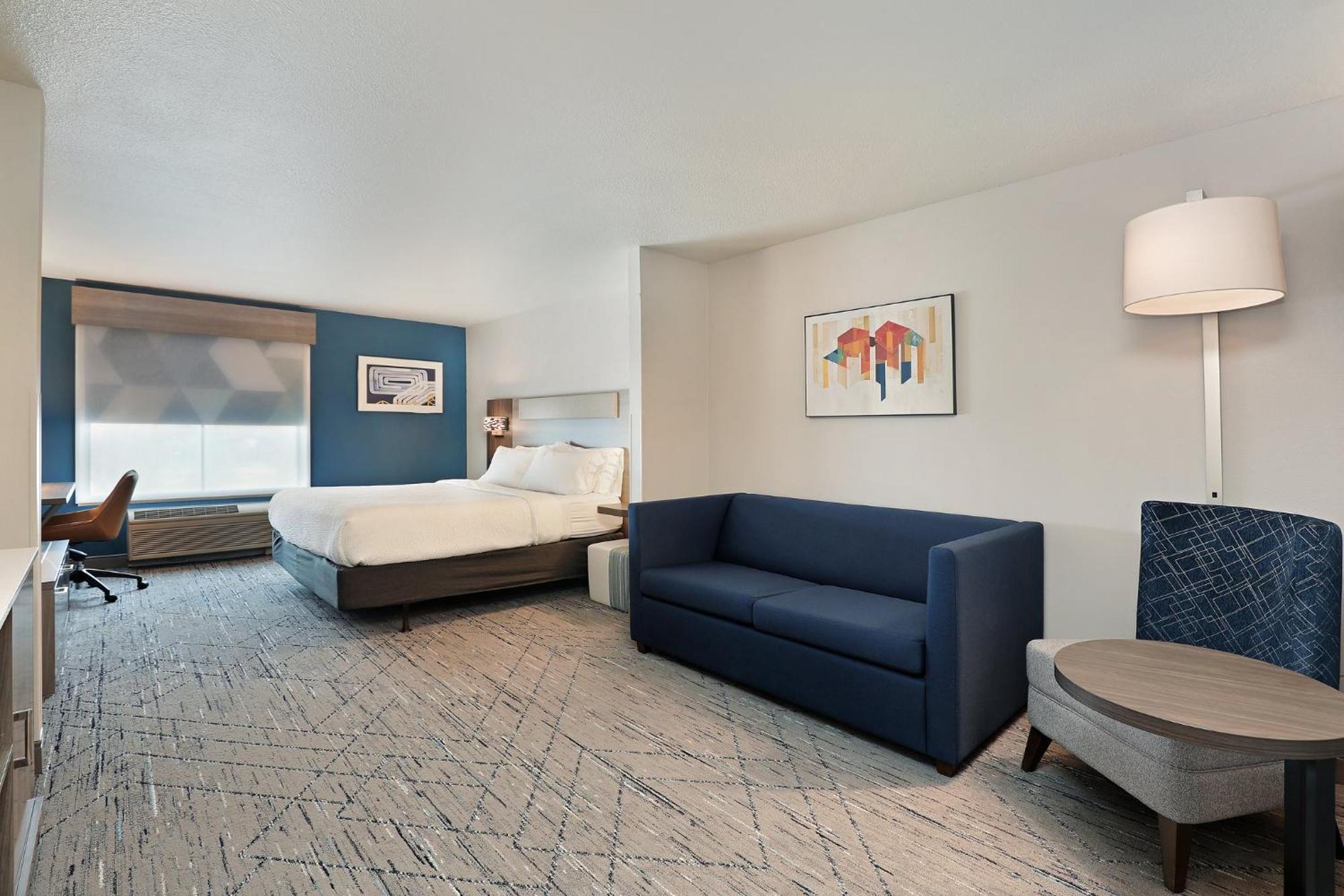 Holiday Inn Express Hotel & Suites Milwaukee-New Berlin By Ihg Bagian luar foto